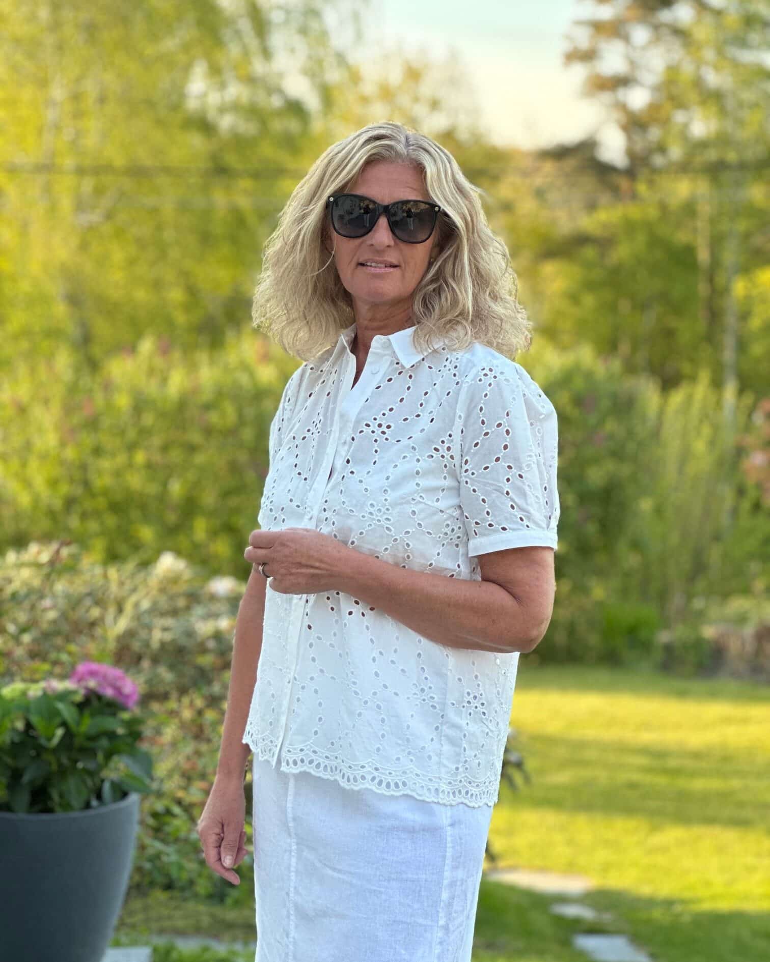 Faith blondebluse